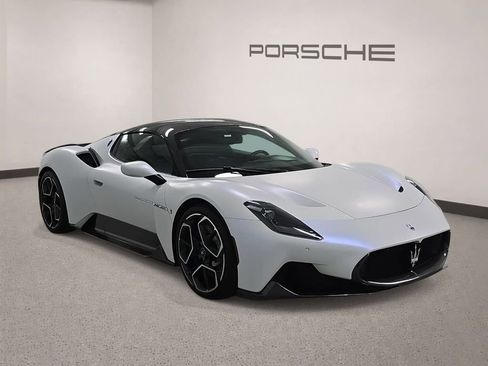 Used 2022 Maserati MC20 Coupe RWD image 8