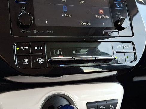 Used 2018 Toyota Prius Prime Plus FWD image 17