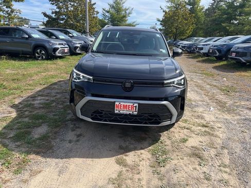 New 2025 Volkswagen Taos SE image 2