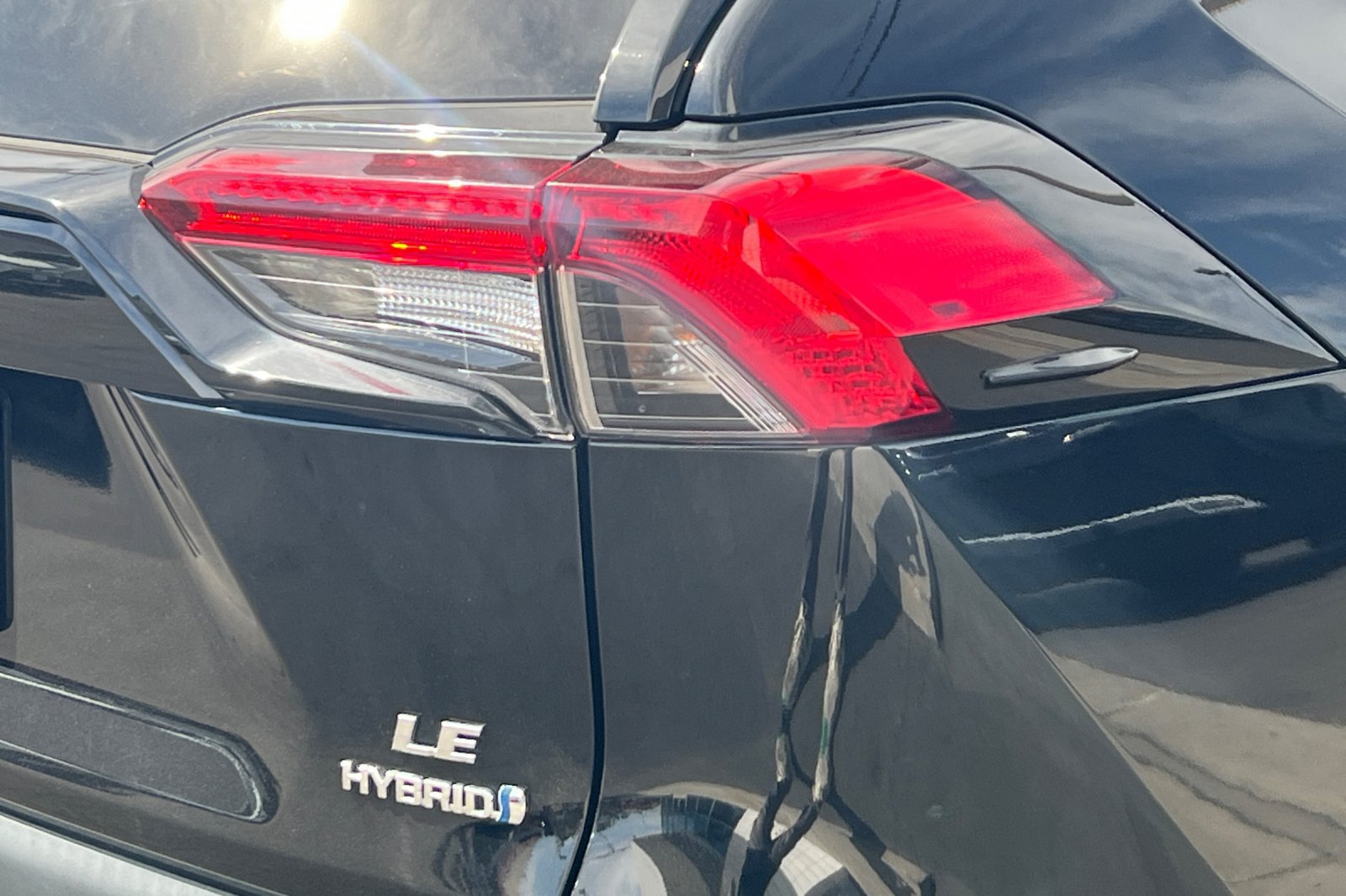 Certified 2022 Toyota RAV4 LE AWD/4WD image 25
