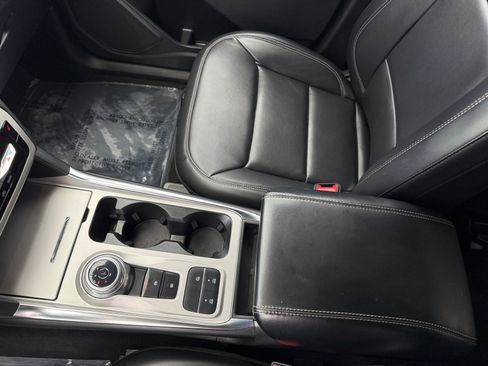 Certified 2022 Ford Explorer XLT w/ Equipment Group 202A image 14