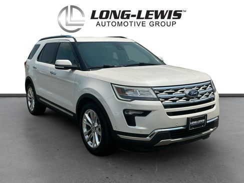 Certified 2018 Ford Explorer Limited w/ Equipment Group 301A FWD image 10