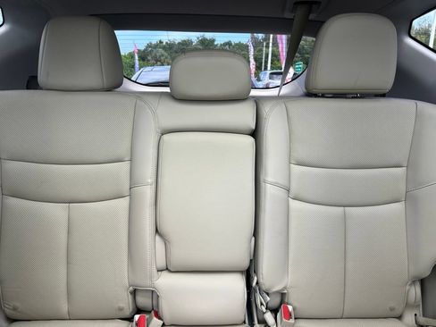 Used 2016 Nissan Murano Platinum w/ Platinum Technology Package FWD image 14
