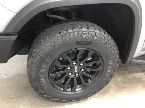 Used 2023 GMC Sierra 1500 AT4X AWD/4WD image 4