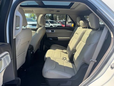 Certified 2023 Ford Explorer Platinum w/ Technology Package AWD/4WD image 22