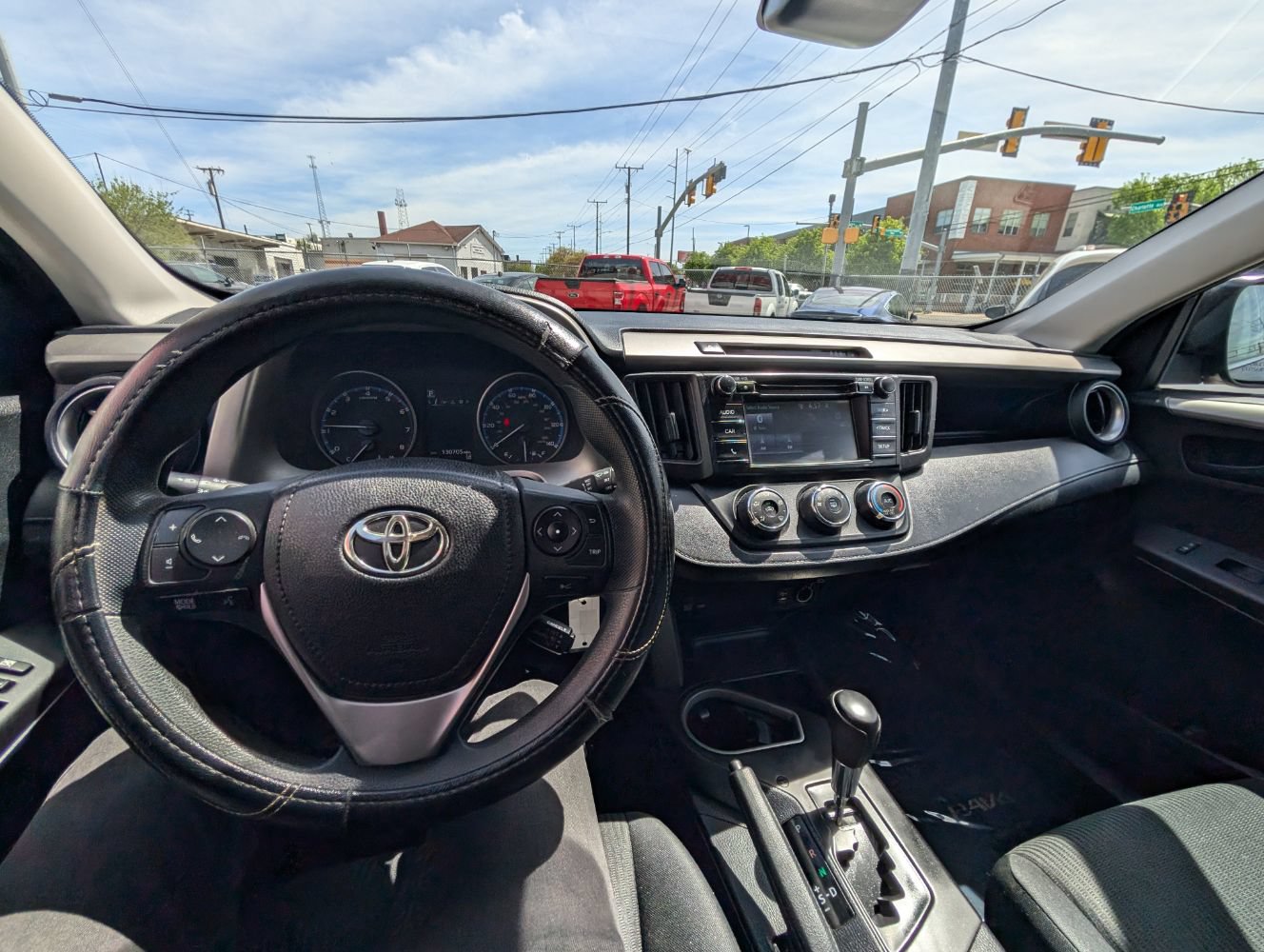 Used 2017 Toyota RAV4 LE FWD image 21