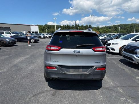 Used 2017 Jeep Cherokee Latitude w/ Safety/Convenience Group AWD/4WD image 5