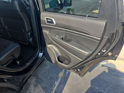 Used 2022 Jeep Grand Cherokee Laredo X image 19