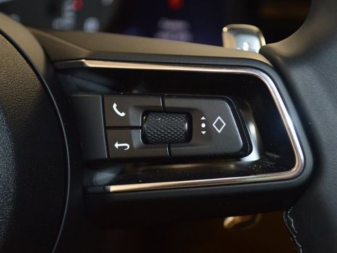 Certified 2025 Porsche Macan image 22