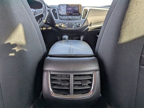 Used 2024 Chevrolet Malibu LT image 31