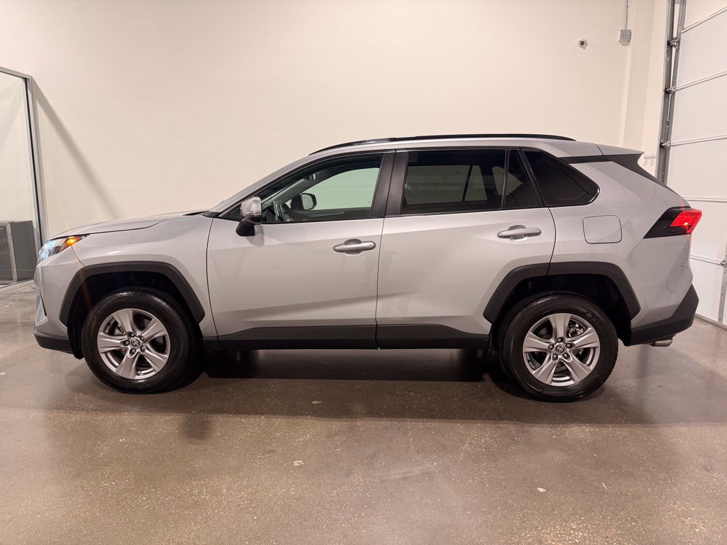 Used 2025 Toyota RAV4 XLE FWD image 8