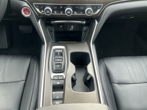 Used 2019 Honda Accord Touring image 12