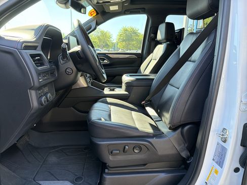 Used 2023 Chevrolet Suburban RST w/ Luxury Package AWD/4WD image 16