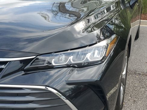 Used 2022 Toyota Avalon XLE image 4