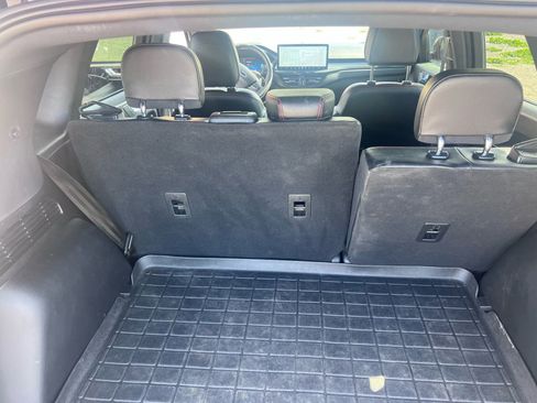 Used 2023 Ford Escape ST-Line Elite w/ Premium Technology Package image 4