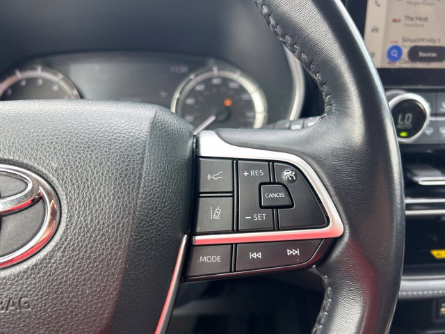 Used 2023 Toyota Highlander XLE AWD/4WD image 24