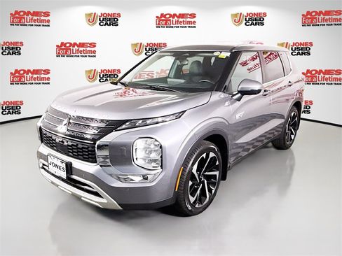 Used 2023 Mitsubishi Outlander SE image 14