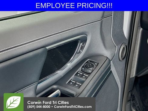 New 2026 Ford Expedition Platinum w/ Stealth Performance Package AWD/4WD image 12