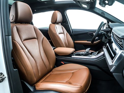 Used 2024 Audi Q7 3.0T Premium Plus image 8