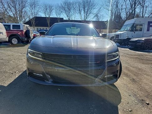 Used 2019 Dodge Charger SXT w/ Blacktop Package image 2