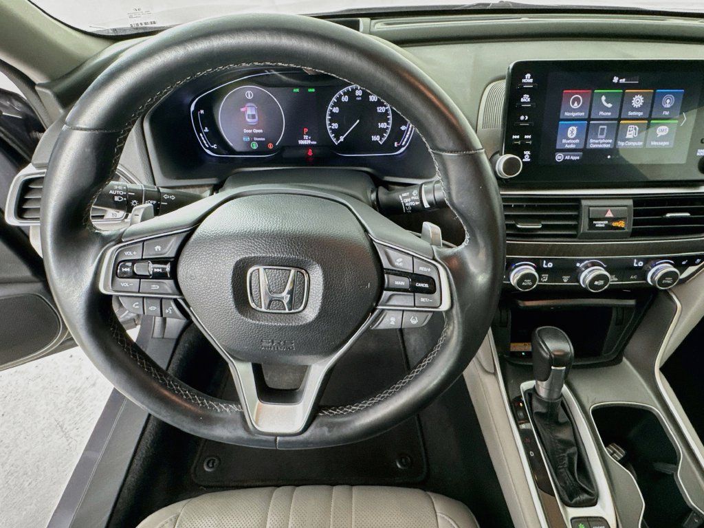 Used 2018 Honda Accord Touring image 14