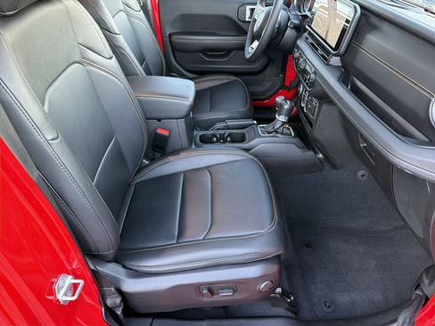 Used 2024 Jeep Wrangler Sahara w/ Technology Group image 14