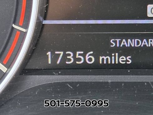 Used 2025 Nissan Rogue SV FWD image 32