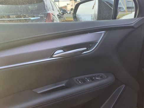 Used 2025 Cadillac XT5 Luxury image 12
