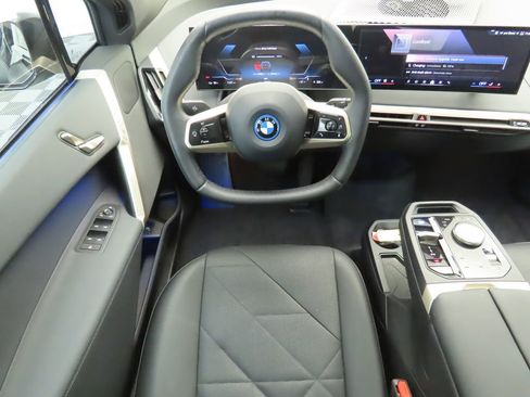 Certified 2025 BMW iX xDrive50 image 10
