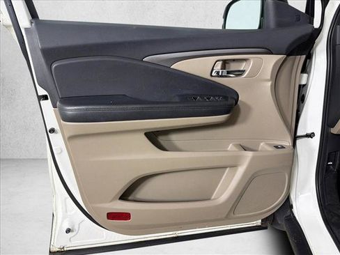 Used 2019 Honda Pilot EX image 10