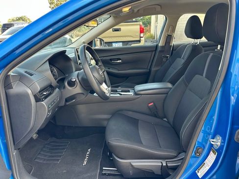 Used 2025 Nissan Sentra SV FWD image 11