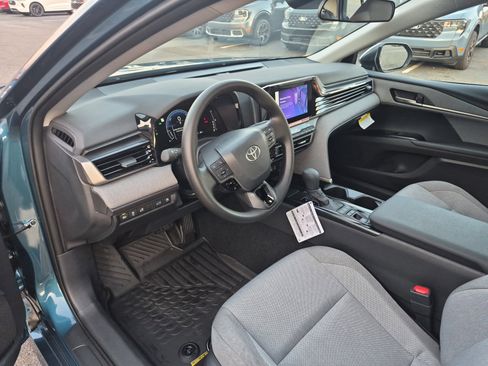 Used 2026 Toyota Camry LE image 12