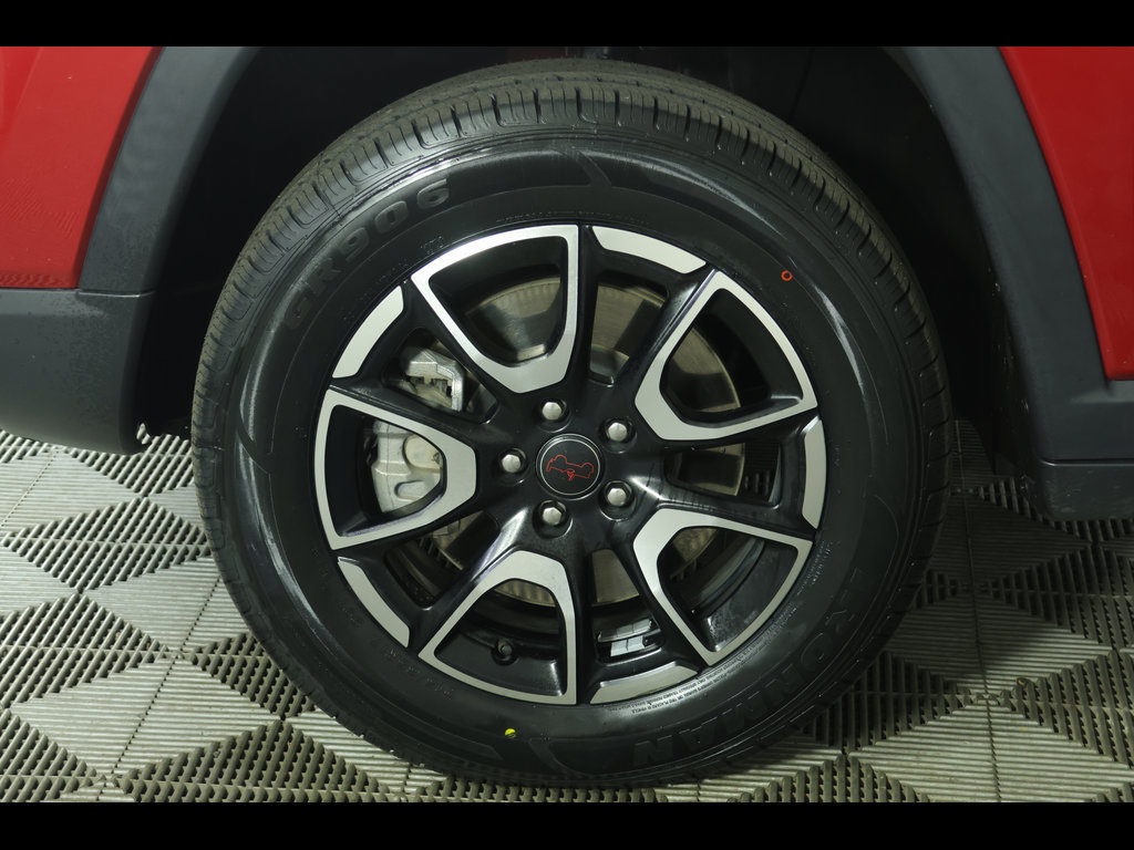 Used 2025 Jeep Compass Trailhawk AWD/4WD image 11