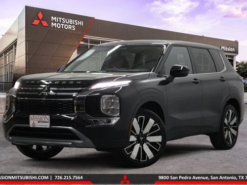 New 2026 Mitsubishi Outlander SE FWD image 1