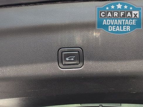 Used 2024 Chevrolet Suburban LT image 12