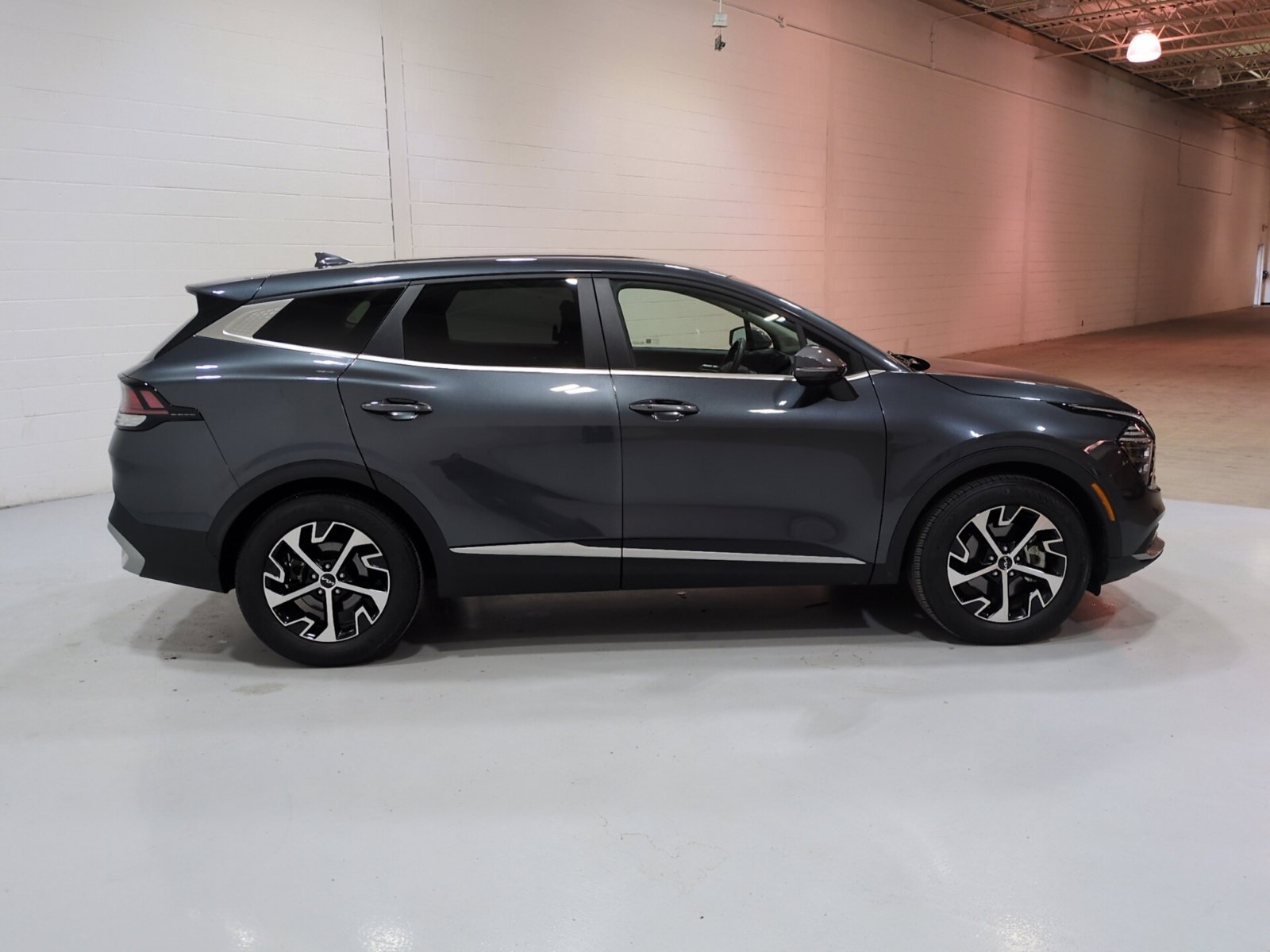 Certified 2024 Kia Sportage EX FWD image 2