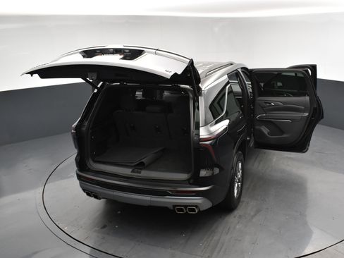 Used 2024 Chevrolet Traverse LT FWD image 29