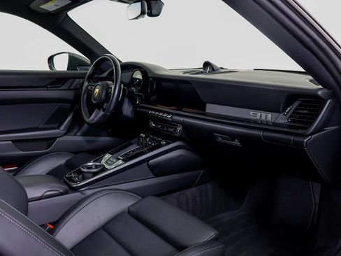 Certified 2024 Porsche 911 Carrera image 7