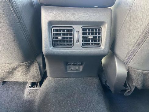 Used 2025 Toyota Camry SE w/ Convenience Package FWD image 19
