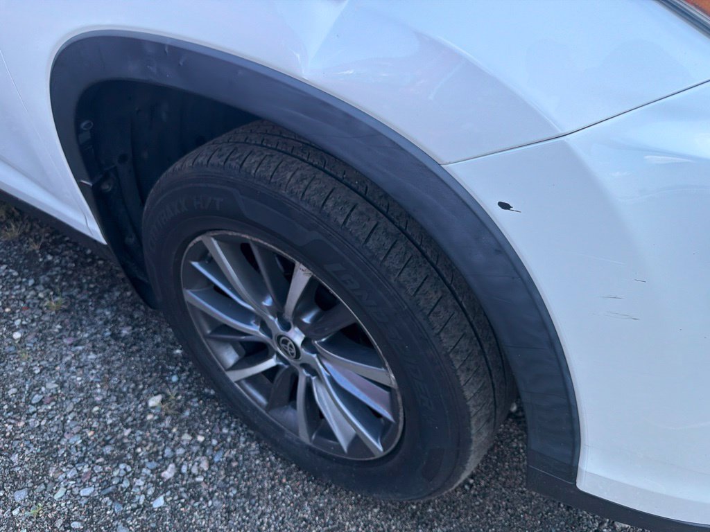 Used 2019 Toyota Highlander XLE AWD/4WD image 6