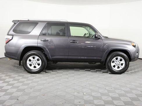Used 2016 Toyota 4Runner SR5 image 4