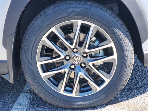 New 2026 Toyota Corolla Cross XLE image 7