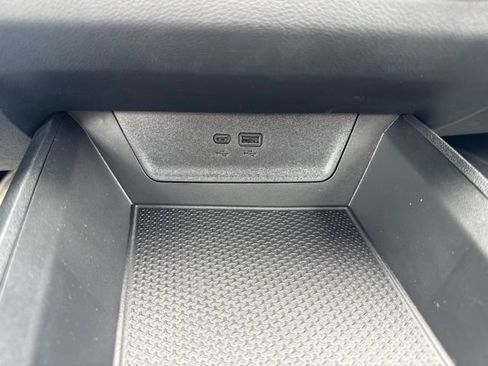 New 2026 Chevrolet Equinox LT w/ Safety and Technology Package AWD/4WD image 48