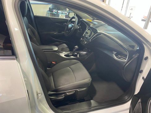 Used 2023 Chevrolet Malibu LT FWD image 19