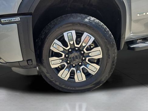 Used 2025 GMC Sierra 3500 Denali w/ Denali Reserve Package AWD/4WD image 28