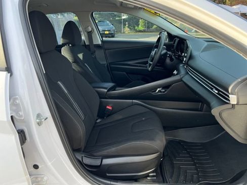 Used 2021 Hyundai Elantra Blue image 10