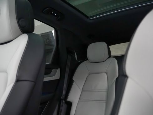 New 2026 Porsche Cayenne S image 35