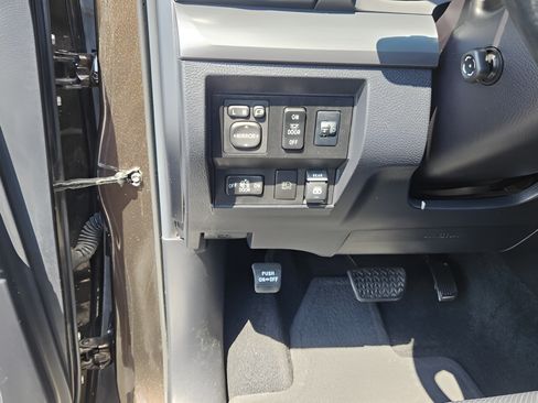 Used 2019 Toyota Tundra Platinum AWD/4WD image 14