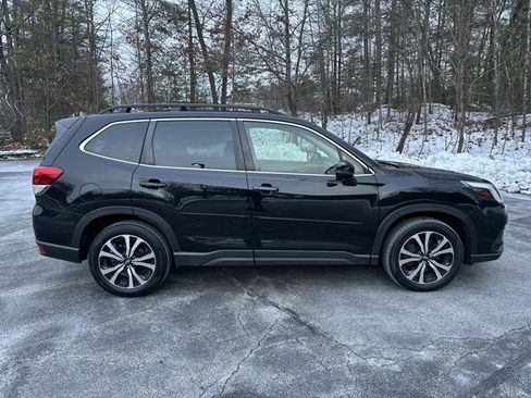 Used 2022 Subaru Forester Limited image 4