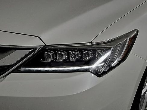Used 2018 Acura ILX image 9